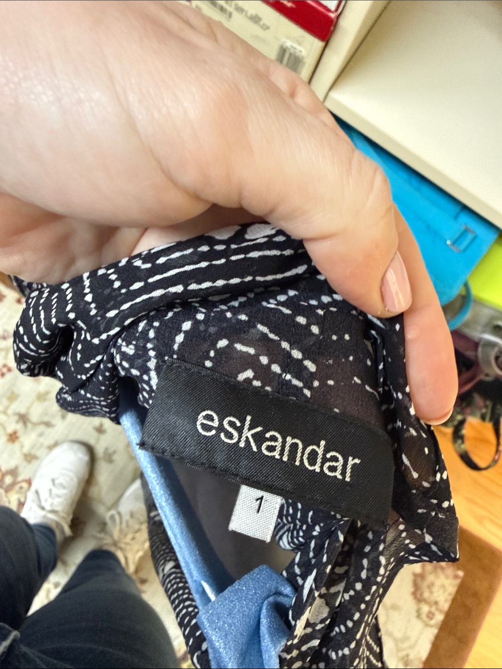 Eskandar black and white patterned open-front 100% silk Shirt and matching scarf - Picture 2 of 5
